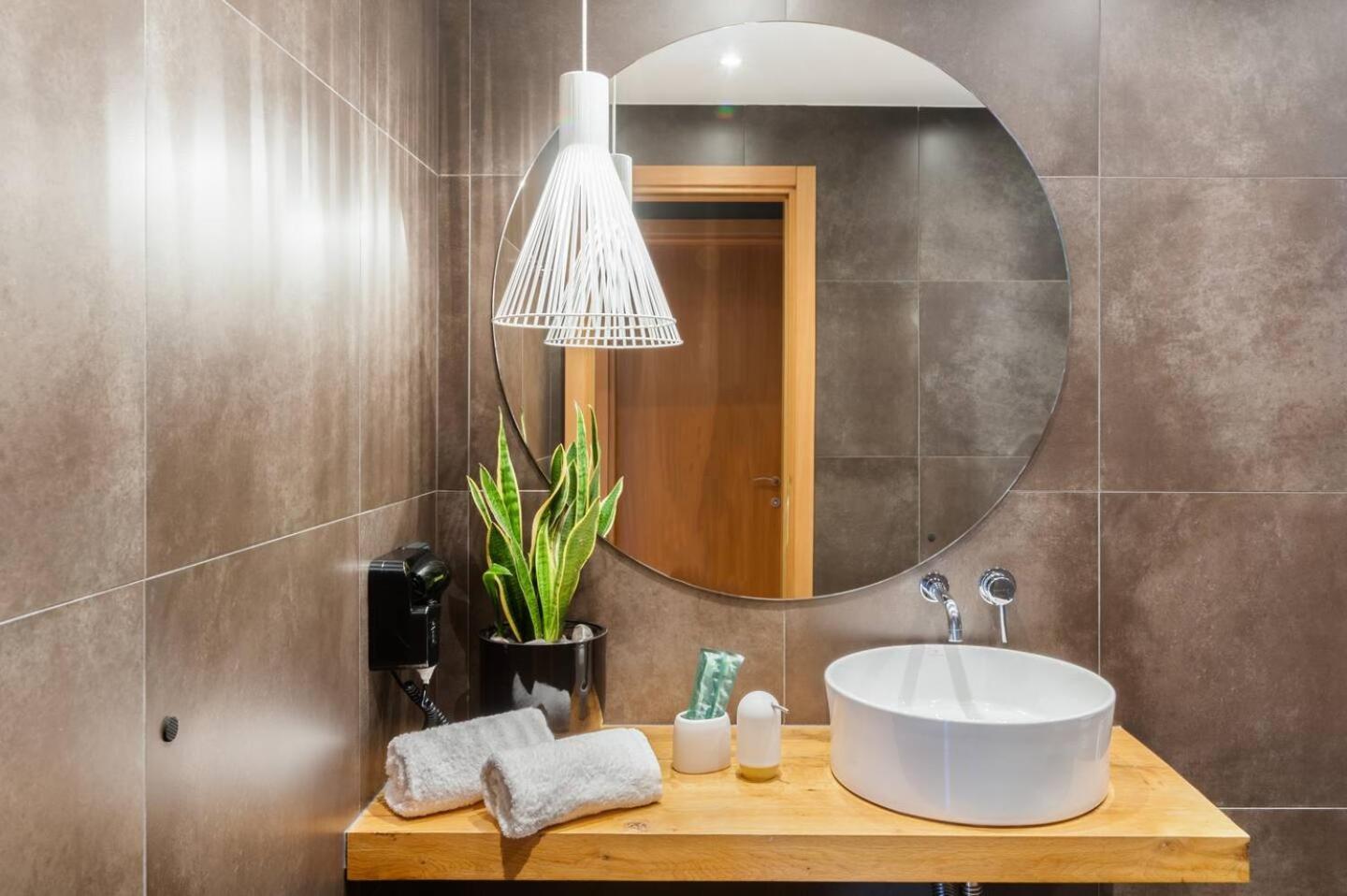 Ma Maison Nο 2, Luxury Central Suite With Parking, Ultra High Speed Internet 200 Mbps, 15' To Acropolis By Metro, 1' From Metro アテネ エクステリア 写真